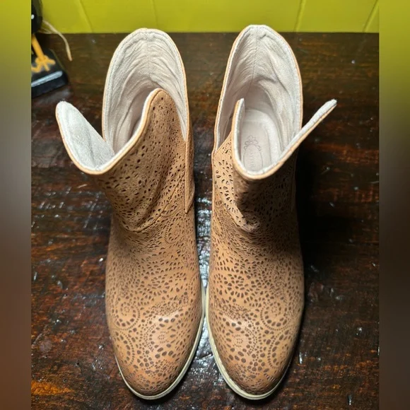 Joyfolie 6 - Picture 3 of 7